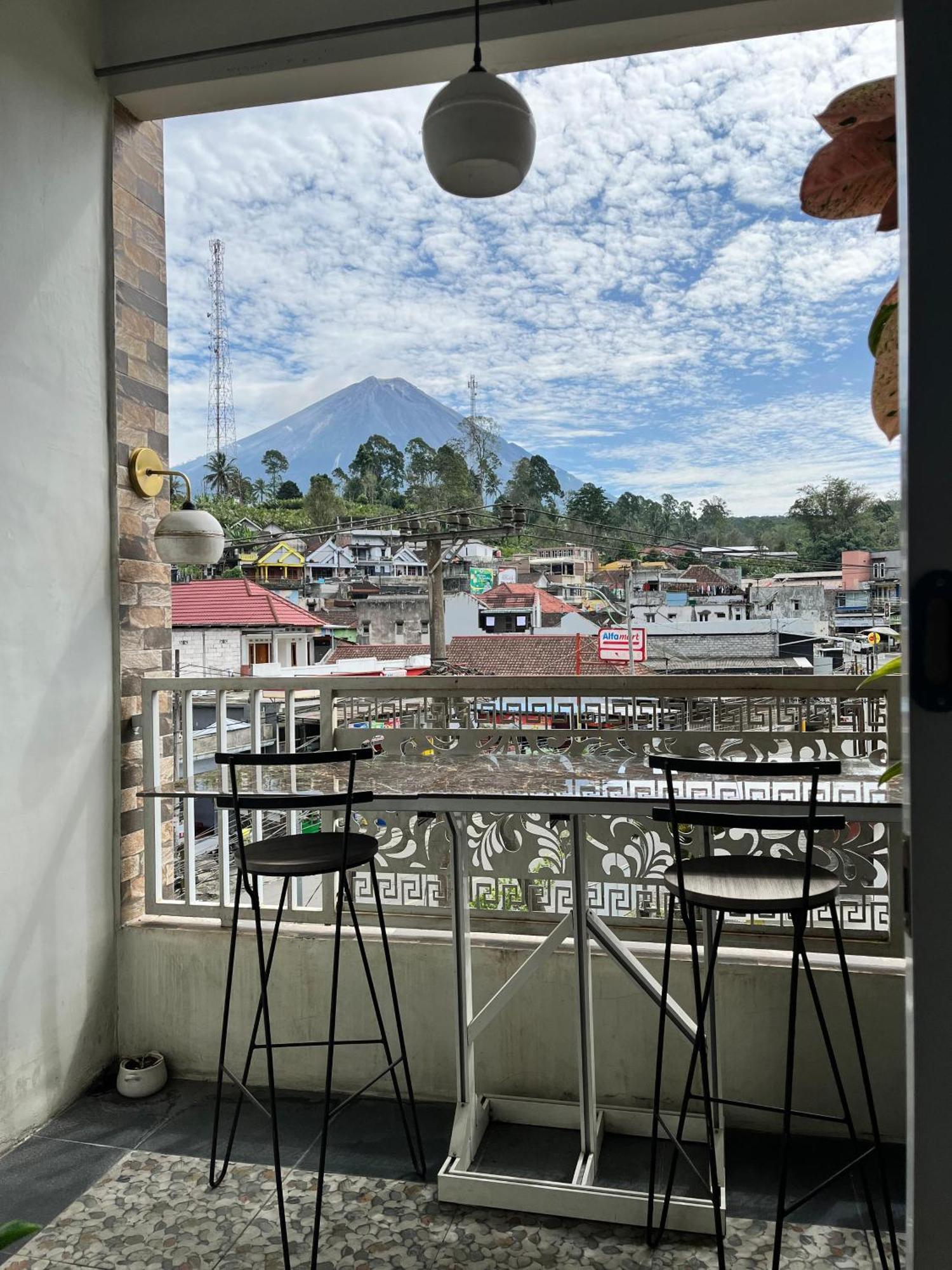 Java Hostel Tumpak Sewu Sidomukti ภายนอก รูปภาพ