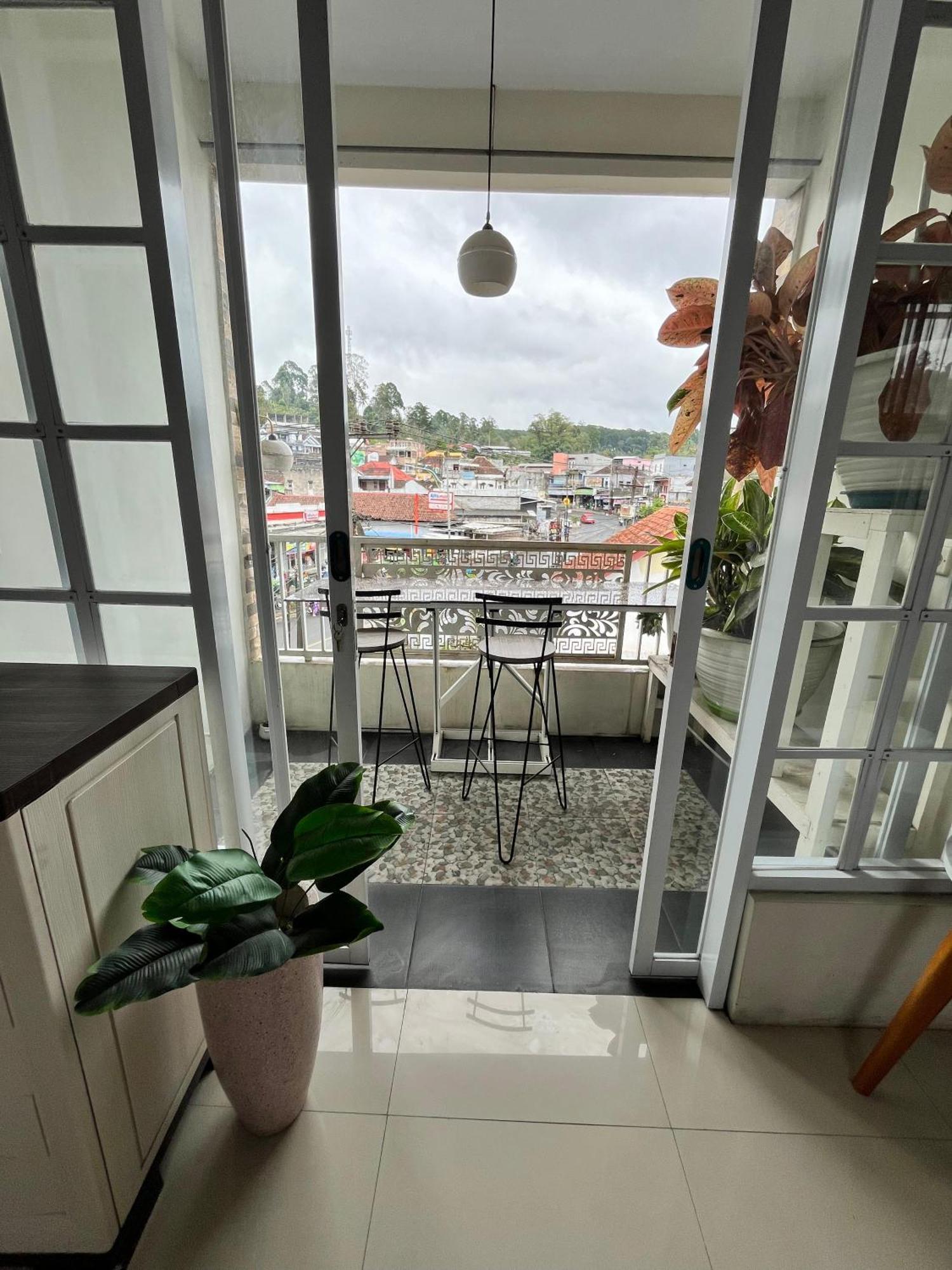 Java Hostel Tumpak Sewu Sidomukti ภายนอก รูปภาพ