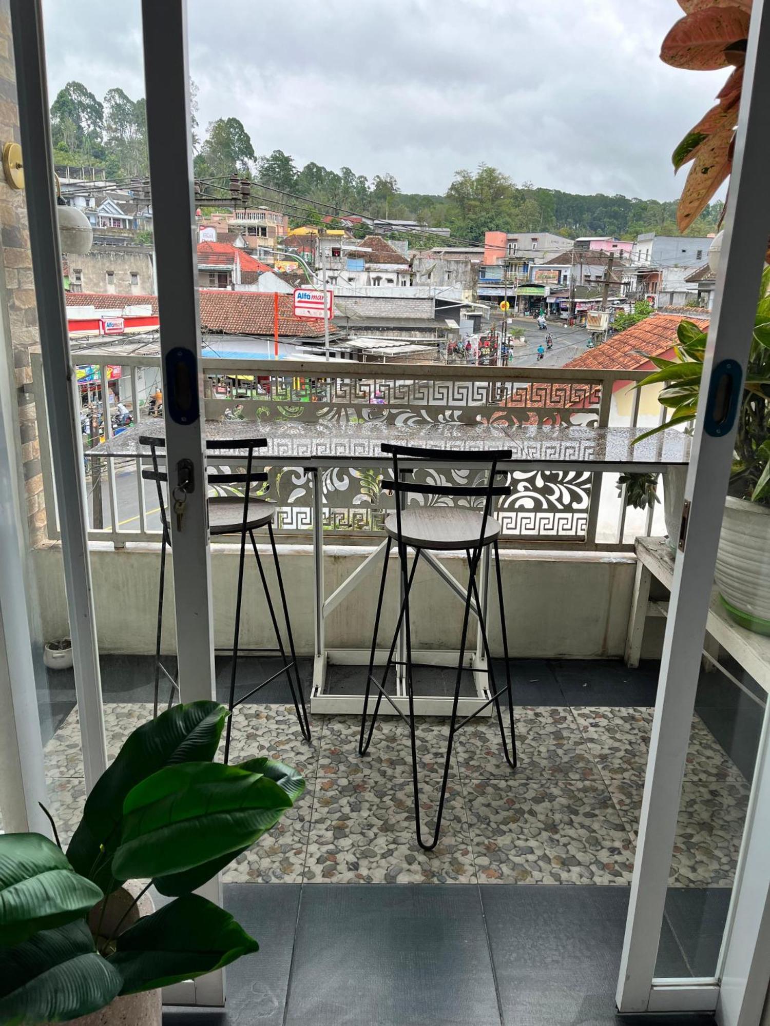 Java Hostel Tumpak Sewu Sidomukti ภายนอก รูปภาพ