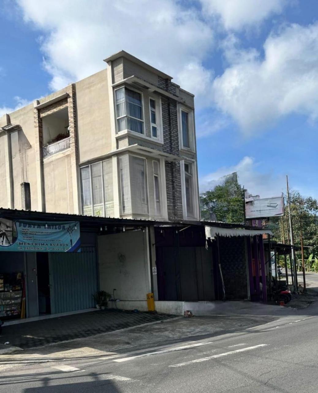 Java Hostel Tumpak Sewu Sidomukti ภายนอก รูปภาพ